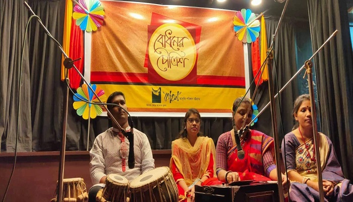 আঁধার ভেঙে আলোর বুননে ‘বোধনের চৌত্রিশ’