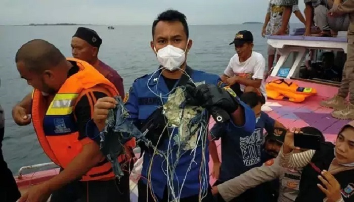 ৬২ যাত্রী নিয়ে ইন্দোনেশিয়ার বিমান নিখোঁজ