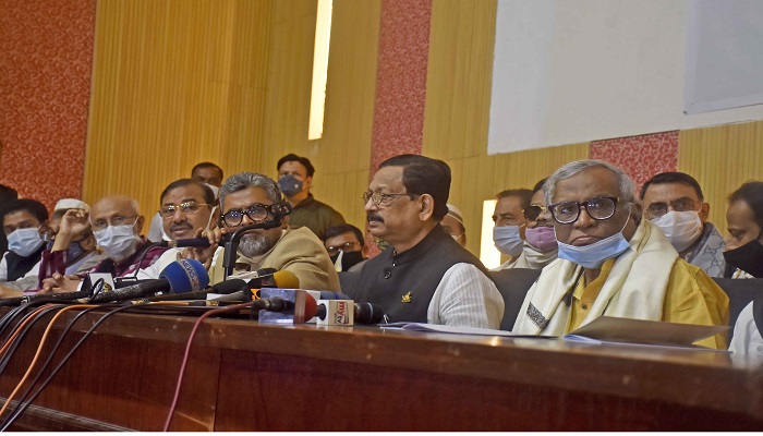 ইশতেহারে ৩৭ প্রতিশ্রুতি রেজাউলের