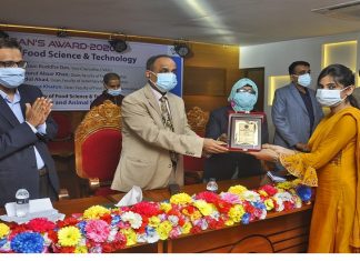 ডিন’স অ্যাওয়ার্ড পেলেন সিভাসু’র ২১ শিক্ষার্থী