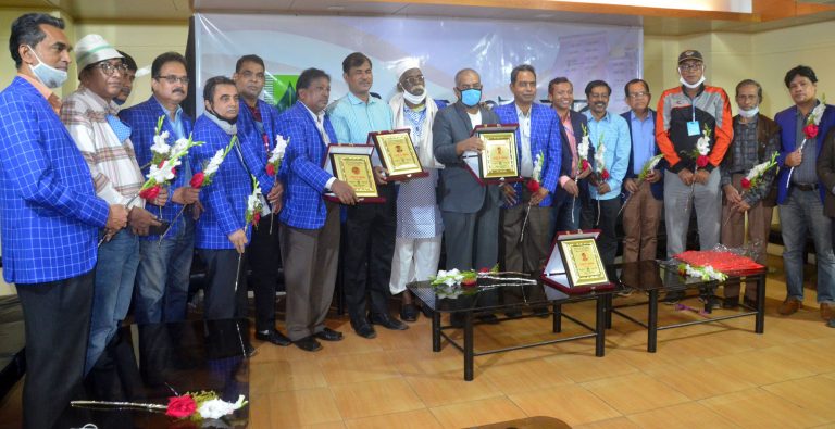 চট্টগ্রাম প্রেস ক্লাবের নব নির্বাচিত ব্যবস্থাপনা কমিটির দায়িত্ব গ্রহণ
