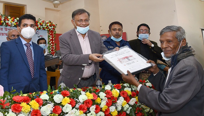 গৃহহীনদের মাথা গোঁজার ঠাঁই করে দিচ্ছেন বঙ্গবন্ধু কন্যা : তথ্যমন্ত্রী