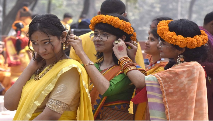 লেগেছে বসন্তের রঙ