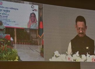 চসিক মেয়রকে শপথ করালেন প্রধানমন্ত্রী