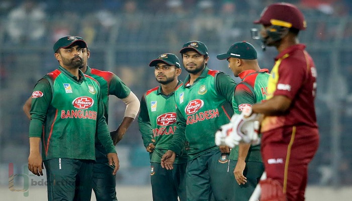 চট্টগ্রাম টেস্টের প্রথম দিনে বাংলাদেশ ৫ উইকেটে ২৪২