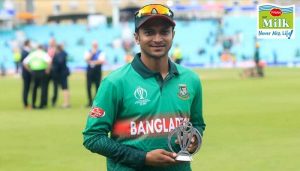ম্যাচসেরার-পুরস্কার-হাতে-সাকিব-আল-হাসান