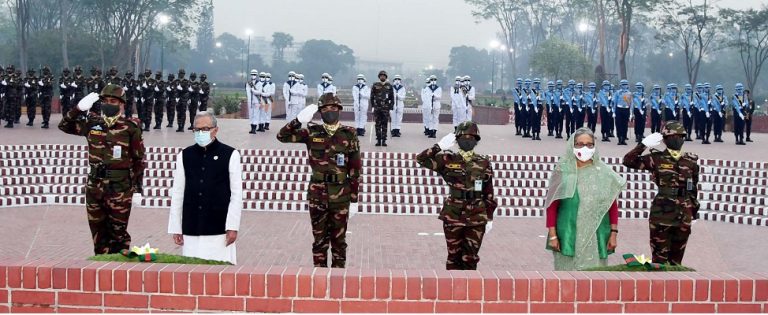 জাতির শ্রেষ্ঠ সন্তানদের প্রতি রাষ্ট্রপতি ও প্রধানমন্ত্রীর শ্রদ্ধা নিবেদন জাতির শ্রেষ্ঠ সন্তানদের প্রতি রাষ্ট্রপতি ও প্রধানমন্ত্রীর শ্রদ্ধা নিবেদন