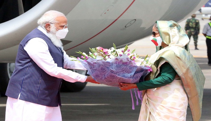 দুই দিনের সফরে ঢাকায় নরেন্দ্র মোদী দুই দিনের সফরে ঢাকায় নরেন্দ্র মোদী