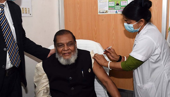করোনা  টিকা নেয়া প্রসঙ্গে মুক্তিযুদ্ধ বিষয়ক মন্ত্রীর বক্তব্য