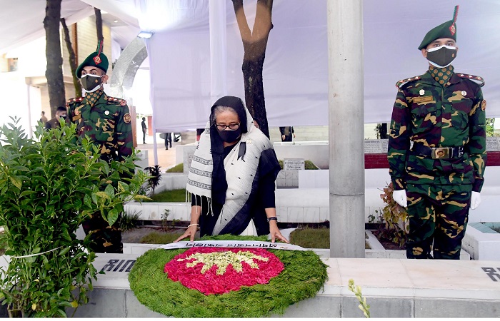 শোক দিবসে বঙ্গবন্ধুর প্রতি প্রধানমন্ত্রীর শ্রদ্ধা নিবেদন শোক দিবসে বঙ্গবন্ধুর প্রতি প্রধানমন্ত্রীর শ্রদ্ধা নিবেদন