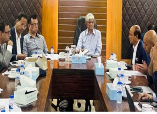 ভোজ্যতেল ও চিনির দাম বাড়ানো যাবে না : বাণিজ্য উপদেষ্টা