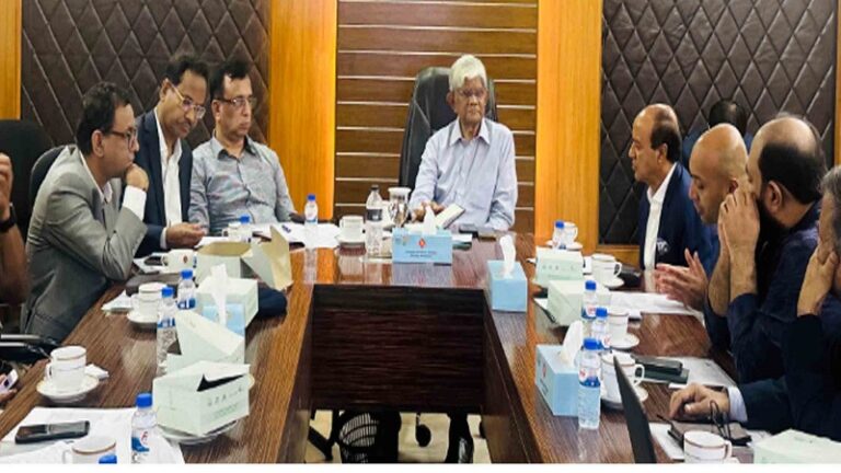 ভোজ্যতেল ও চিনির দাম বাড়ানো যাবে না : বাণিজ্য উপদেষ্টা