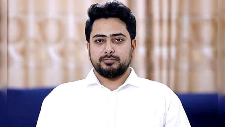 অন্তর্বর্তী সরকারের উপদেষ্টা থেকে নাহিদ ইসলামের পদত্যাগ