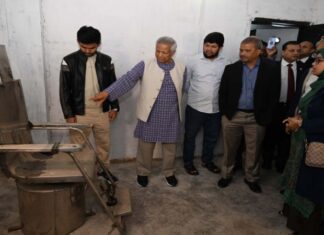 সাংবাদিক ও ভুক্তভোগীদের পরিবার নিয়ে আয়নাঘরে প্রধান উপদেষ্টা