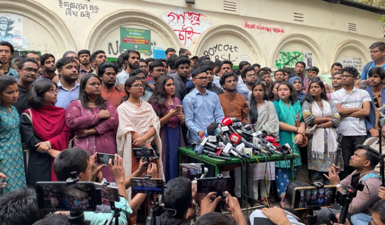 ‘স্টুডেন্ট ফার্স্ট, বাংলাদেশ ফার্স্ট’ শ্লোগান নিয়ে আসছে নতুন ছাত্র সংগঠন 