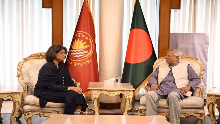 বাংলাদেশ-পাকিস্তান সম্পর্ক জোরদার চান ড. ইউনূস