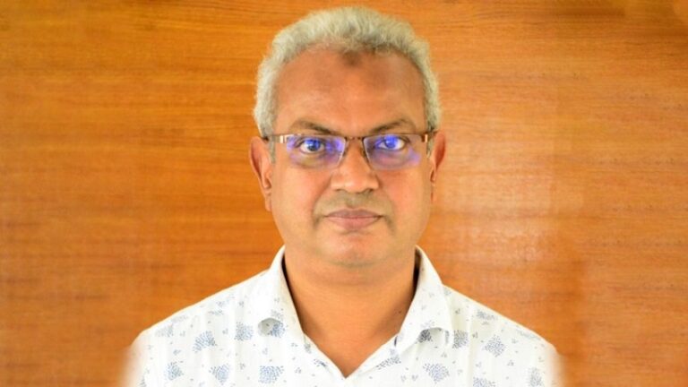 যেতে হচ্ছে কুয়েট ভিসিকে