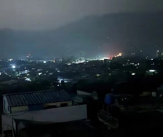 পাকিস্তানে ভারতের ক্ষেপনাস্ত্র হামলা, পাল্টা হামলা পাকিস্তানের