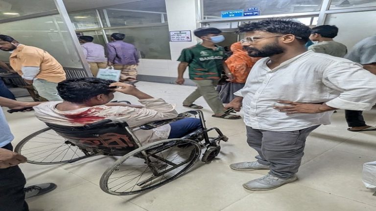 চট্টগ্রামে দুই সাংবাদিকের ওপর হামলার ঘটনায় মামলা দায়ের