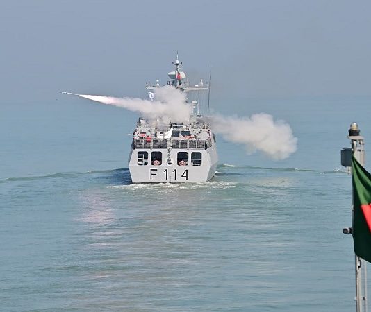 সফল ক্ষেপণাস্ত্র উৎক্ষেপণের মাধ্যমে নৌবাহিনীর বাৎসরিক মহড়া সমাপ্ত